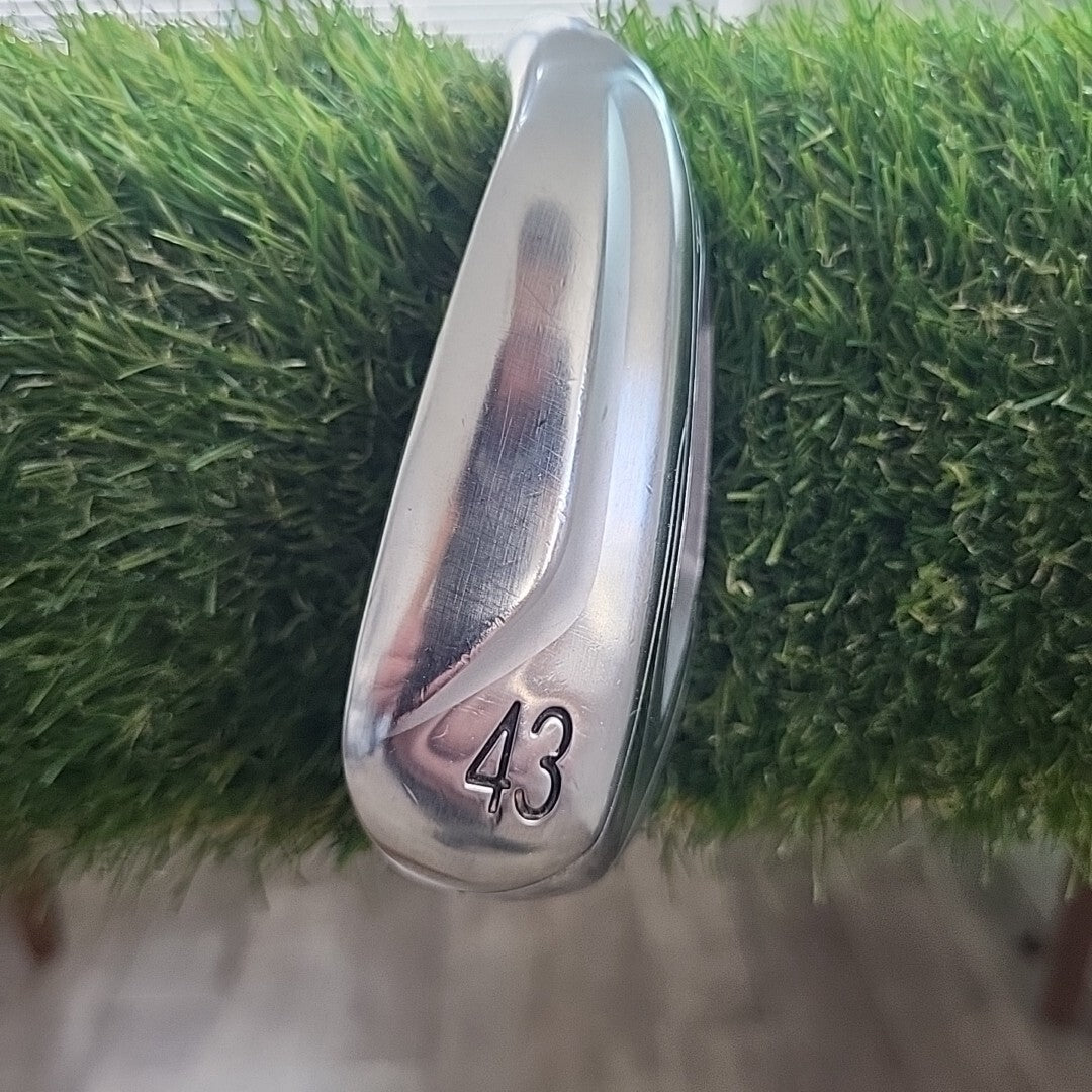 Titleist T400 43 Degree Wedge  1/2 Inch Longer Project X 5.5 Regular Flex Shaft
