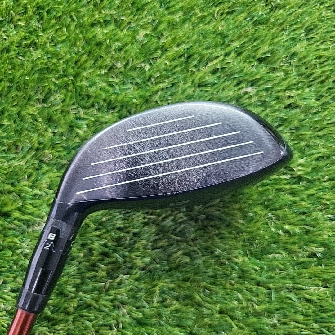 Titleist 915F 3 Wood 16.5 Degree Diamana Regular Flex Shaft