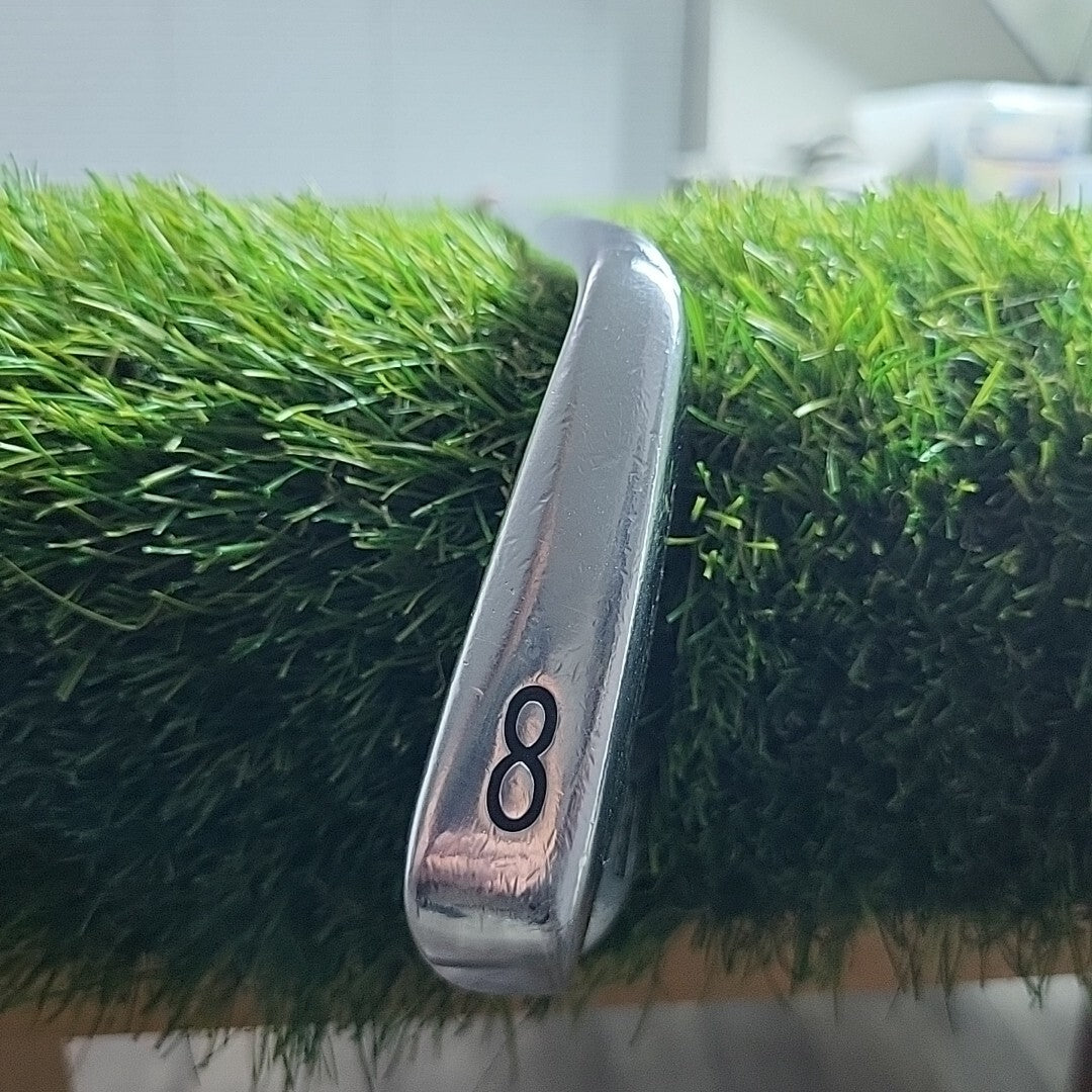 Titleist 718 MB 8 Iron Standard Length Project X 6.0 Stiff Flex Shaft