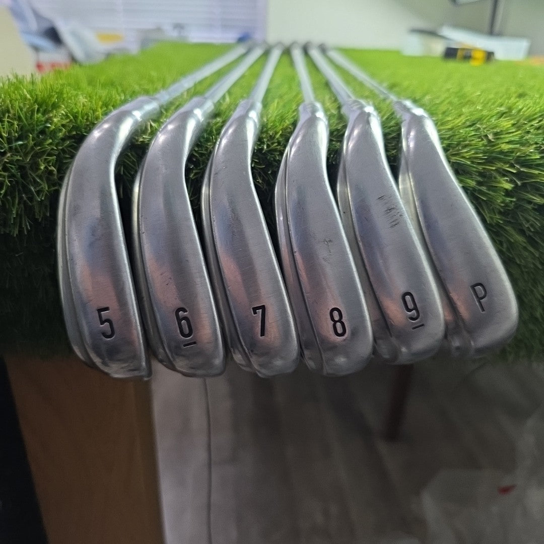 Callaway Rogue X Iron Set 5-PW XP95 Regular Flex Shafts *LEFT HANDED*