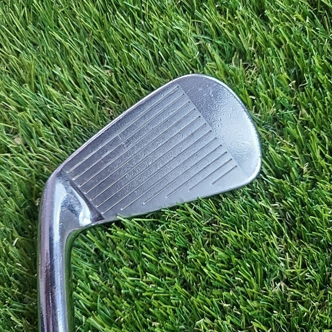Titleist AP2 4 Iron Dynamic Gold Stiff Flex Shaft Midsize Grip