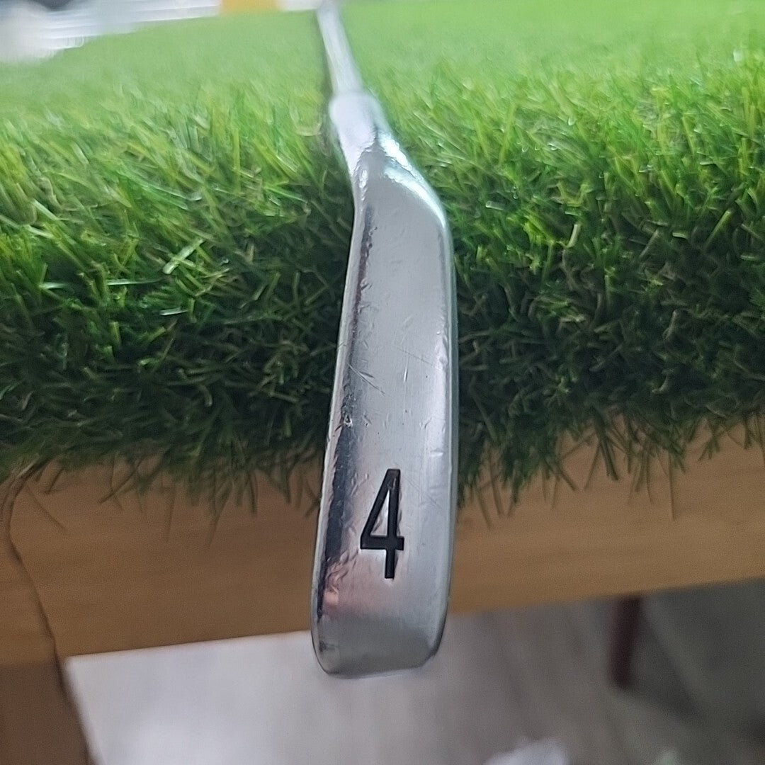 Titleist AP2 4 Iron Dynamic Gold Stiff Flex Shaft Midsize Grip