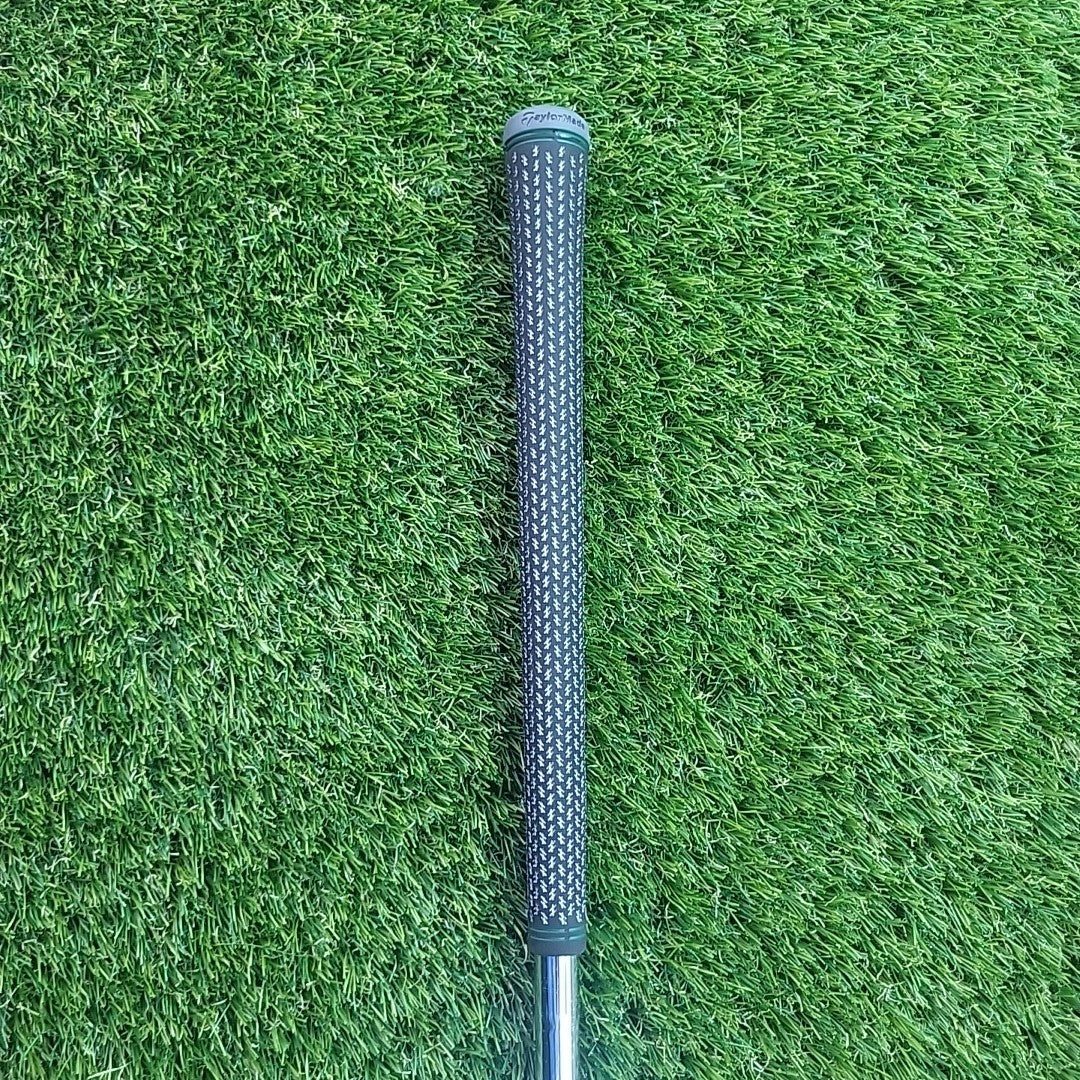 Taylormade Milled Grind 4 Gap Wedge 46 Degree Dynamic Gold Wedge Flex Shaft