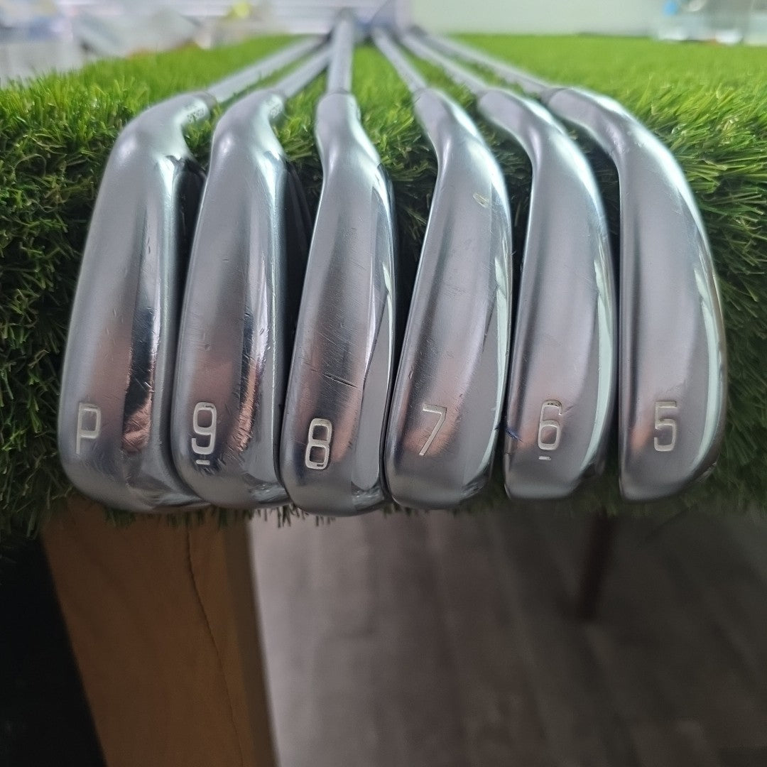 Mizuno JPX 923 Hot Metal Iron Set 5-PW KBS $-Taper Lite 95 Regular Flex Shafts