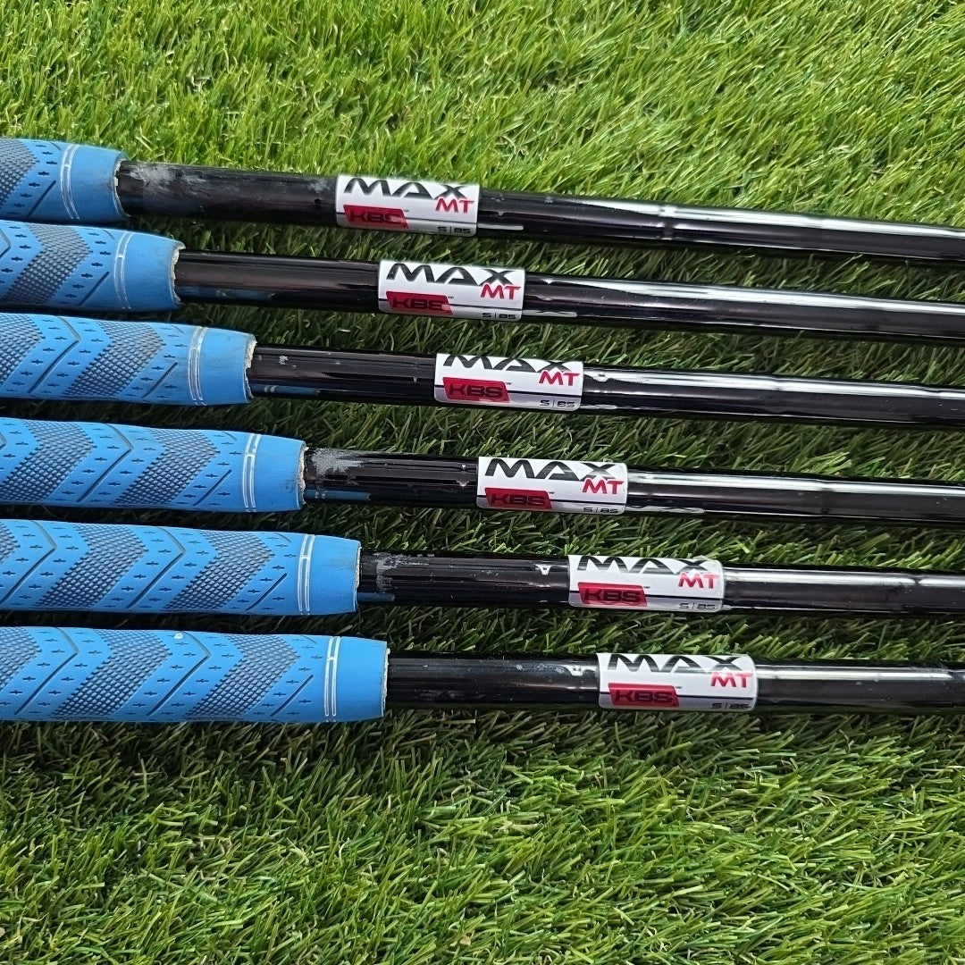 Taylormade Stealth Black Iron Set 5-PW KBS Max 85 Stiff Flex Midsize Grips