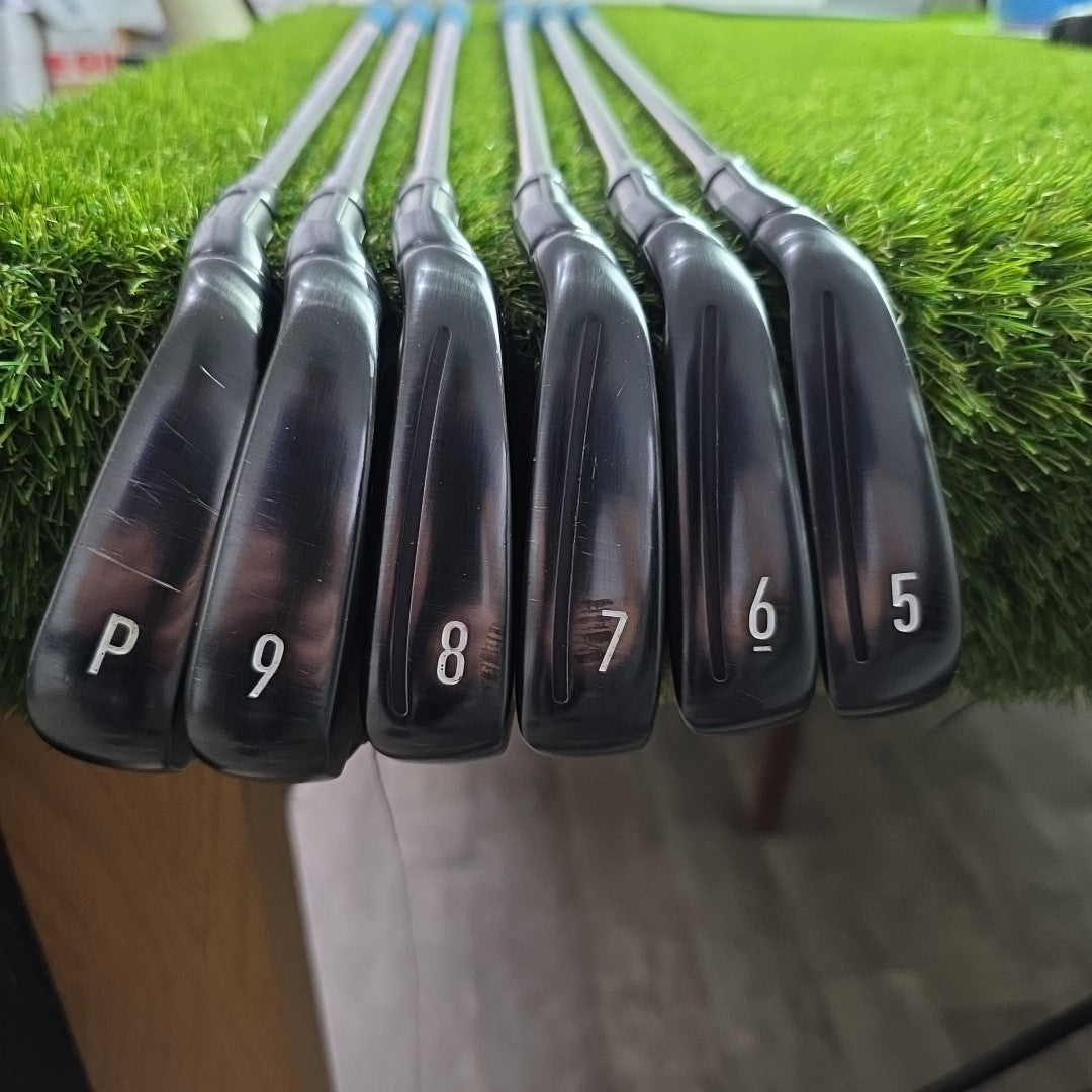 Taylormade Stealth Black Iron Set 5-PW KBS Max 85 Stiff Flex Midsize Grips