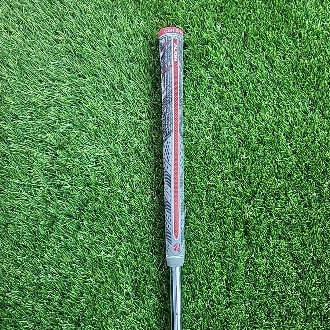 Titleist AP2 4 Iron Dynamic Gold Stiff Flex Shaft Midsize Grip