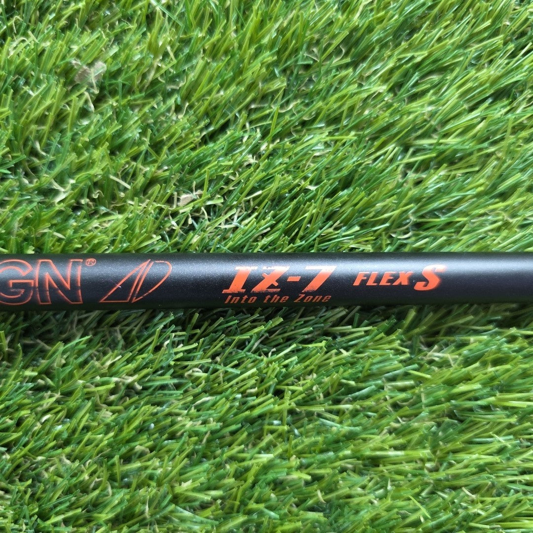 Taylormade Qi35 Driver 9 Degree Tour AD IZ-7 Stiff Flex Shaft *VGC*