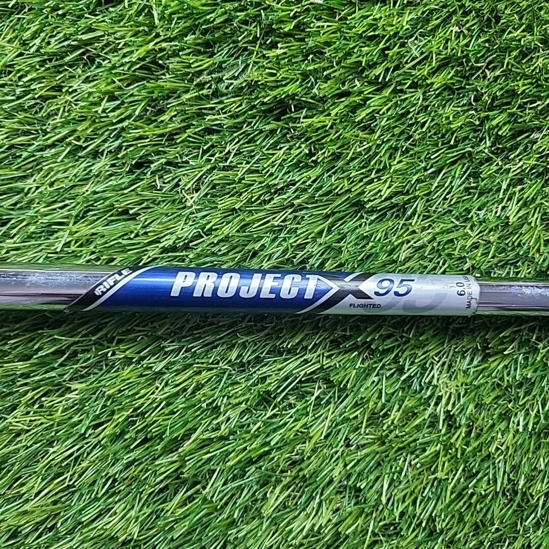 Callaway X2 Hot Pro #9 Iron / Stiff Flex Project X Flighted 95 Shaft