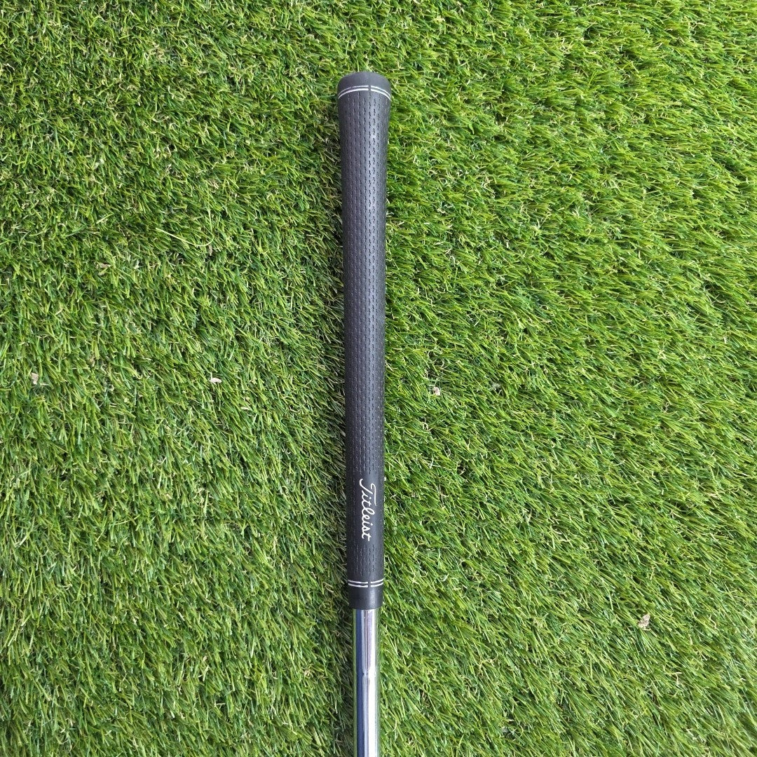 Titleist 712 4 Iron Dynamic Gold Stiff Flex Shaft