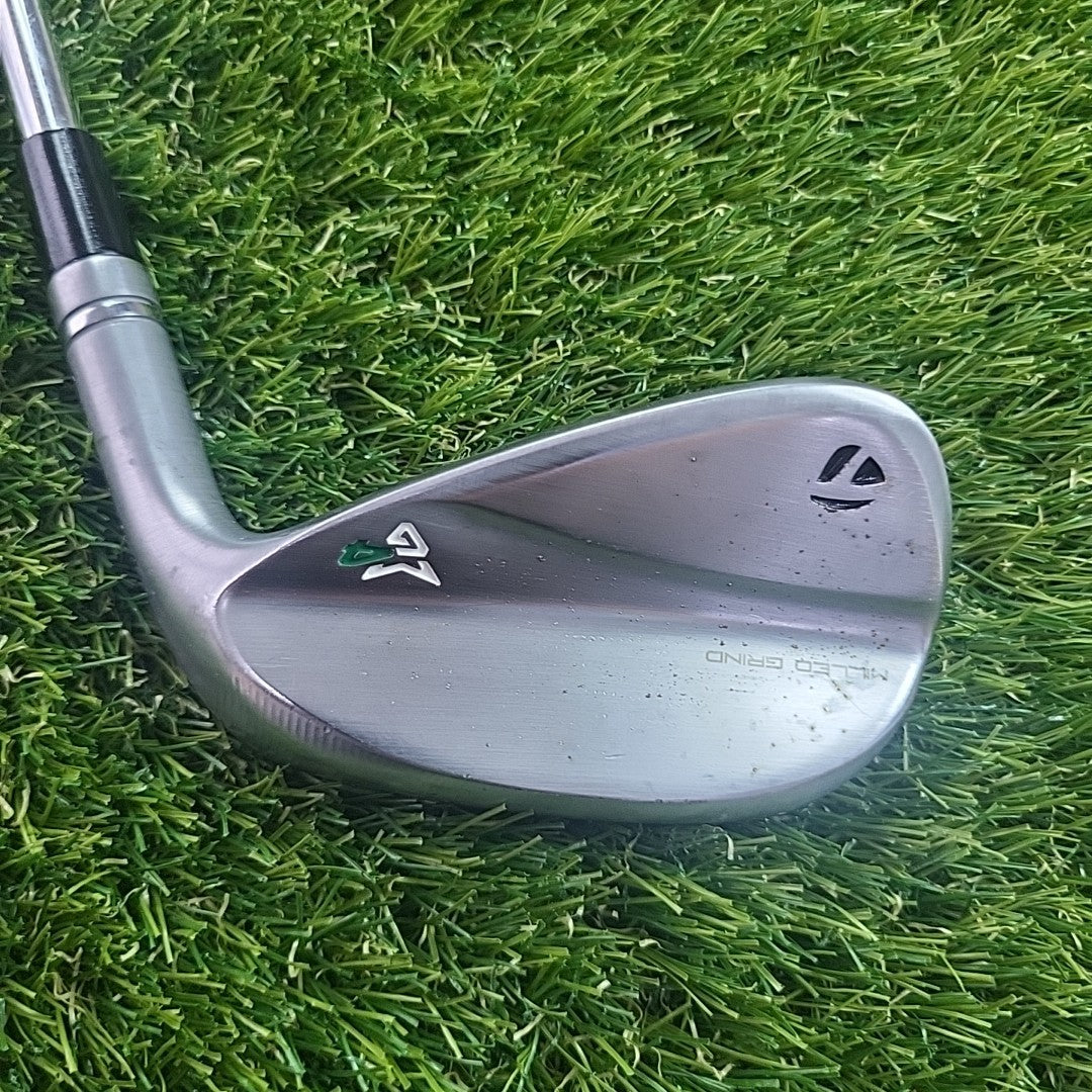 Taylormade Milled Grind 4 Gap Wedge 46 Degree Dynamic Gold Wedge Flex Shaft