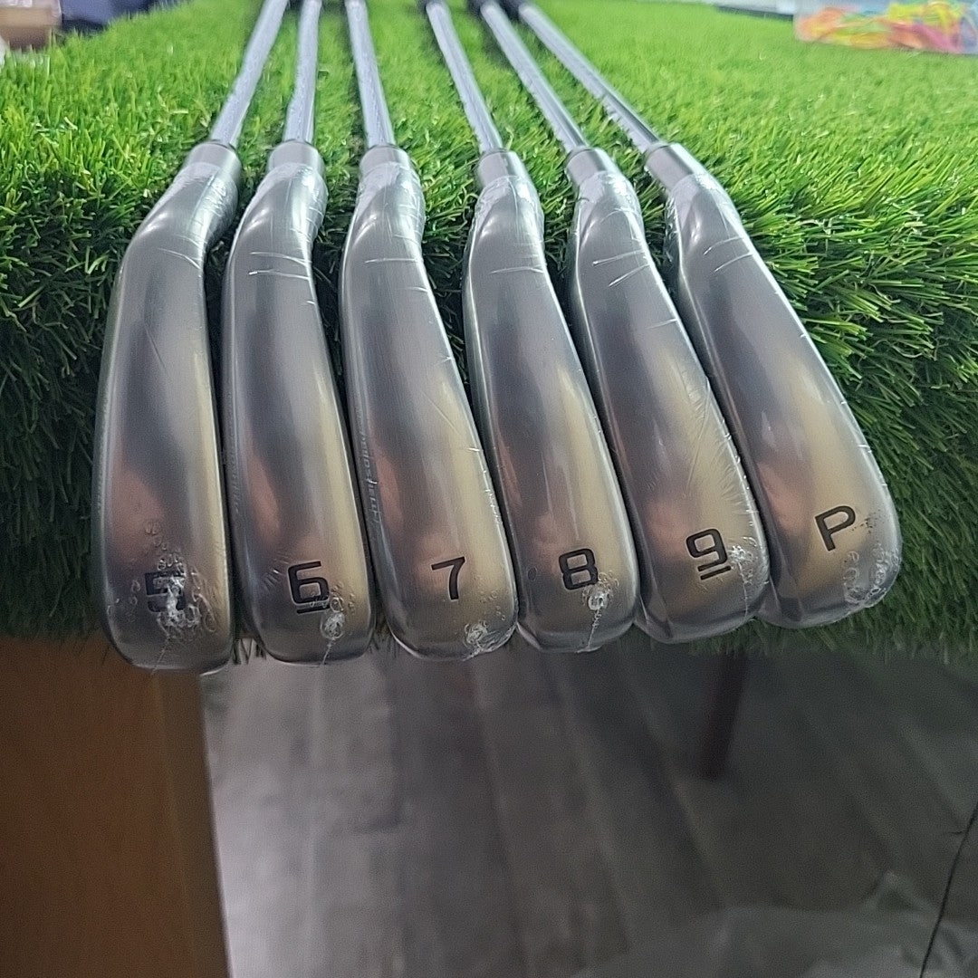 Cobra DS Adapt Iron Set 5-PW KBS Tour Lite Regular Left Handed *BRAND NEW*