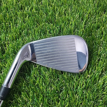 Wilson D9 Forged 4 Iron +1 Inch KBS Tour 105 Extra Stiff Shaft