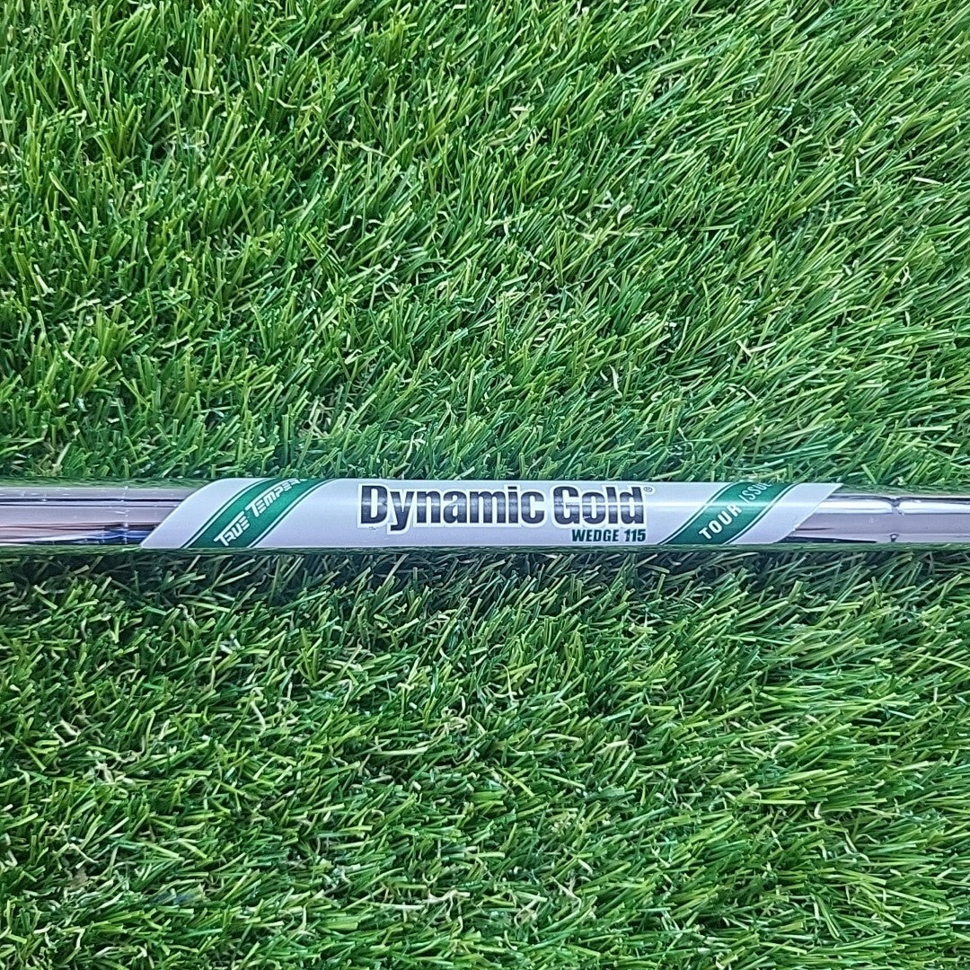 Taylormade Milled Grind 4 Gap Wedge 46 Degree Dynamic Gold Wedge Flex Shaft