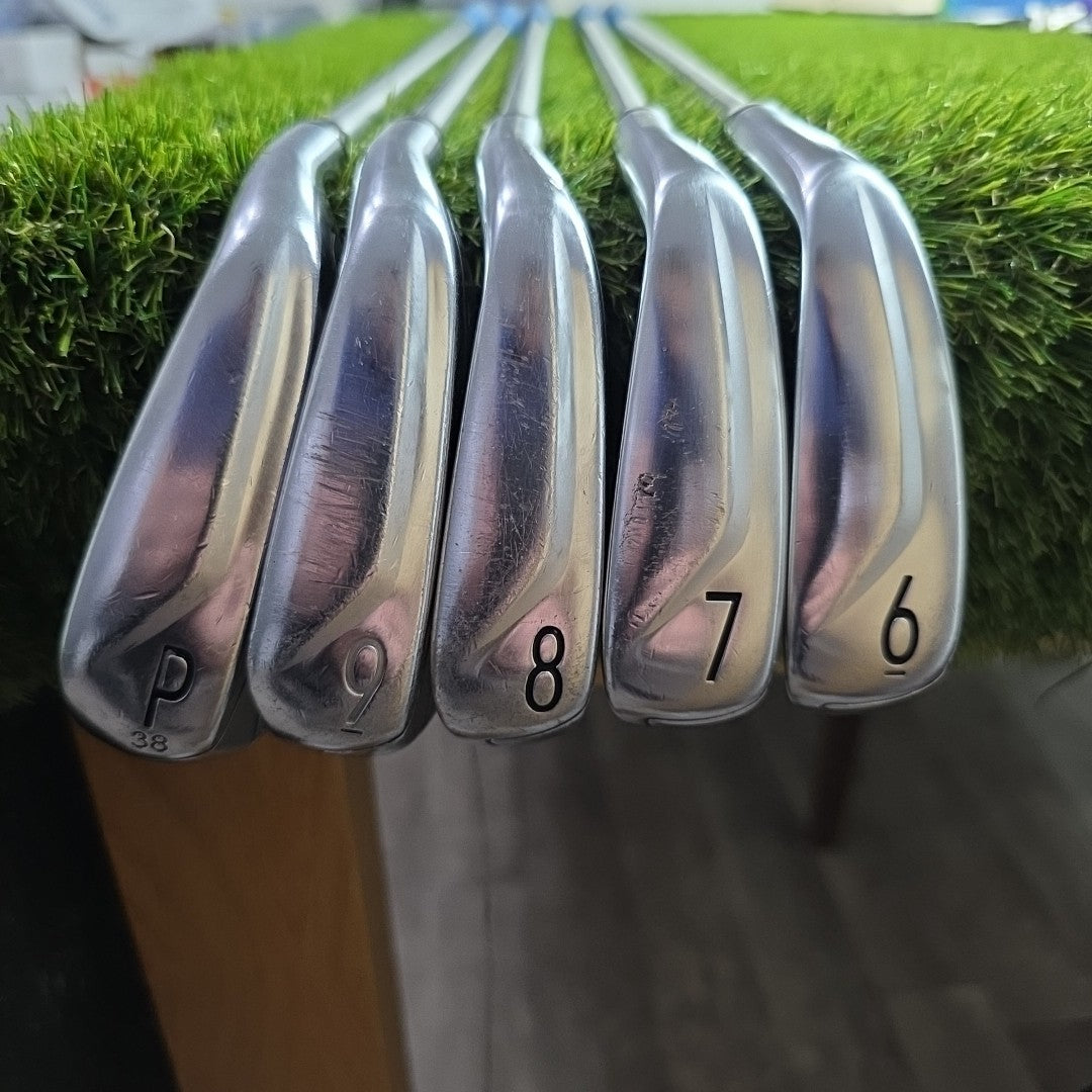 Titleist T400 Iron Set 6-PW Fubuki 55 Regular Flex Graphite Shafts
