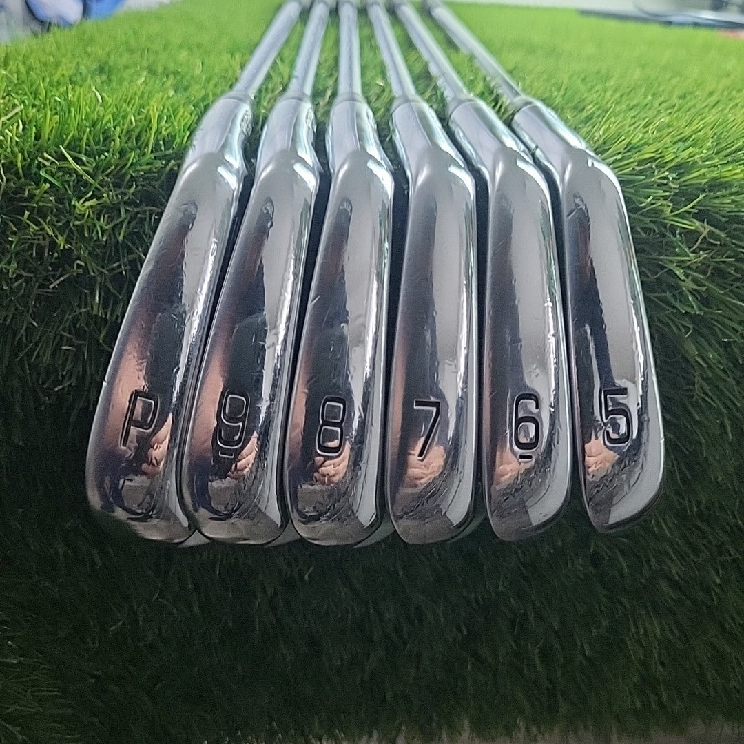 Mizuno Pro 221 Iron Set 5-PW Project X 6.5 Extra Stiff Shafts