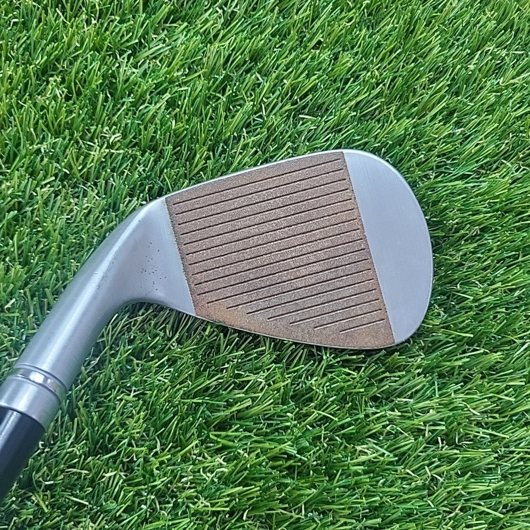 Taylormade Milled Grind 4 Gap Wedge 46 Degree Dynamic Gold Wedge Flex Shaft