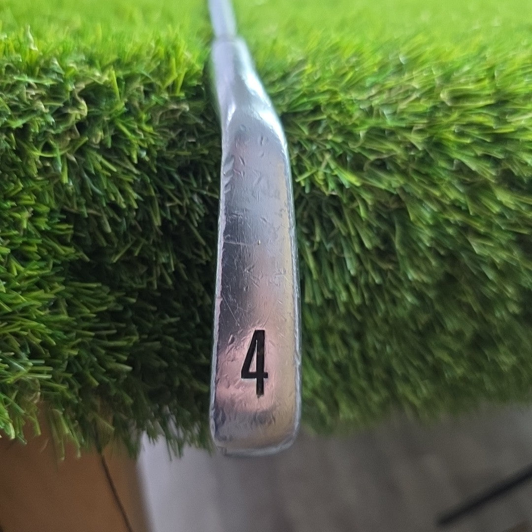 Titlest 712 CB Forged 4 Iron Dynamic Gold Stiff Flex Shaft