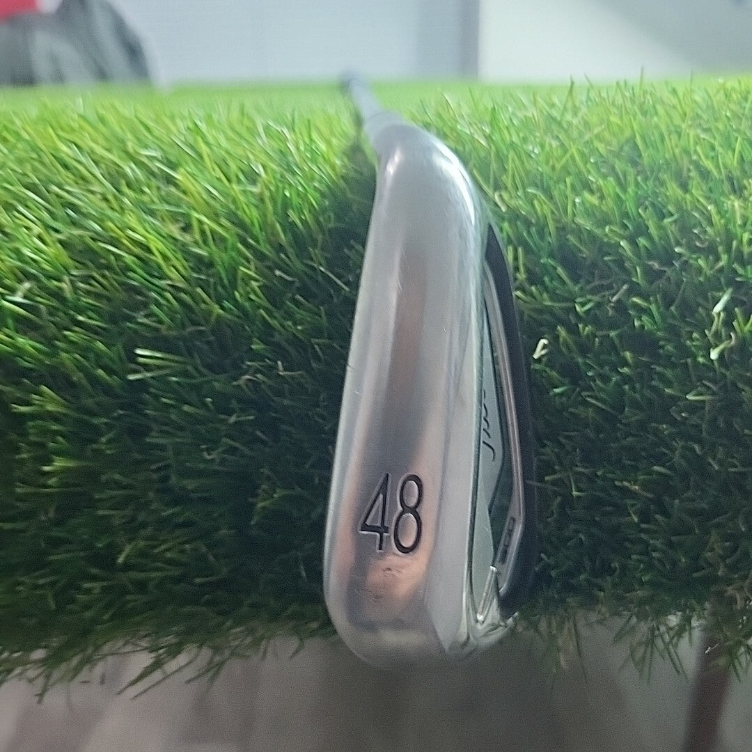 Titleist T300 Gap Wedge 48 Degree 3/4 Inch Longer AMT Black Regular Flex Shaft