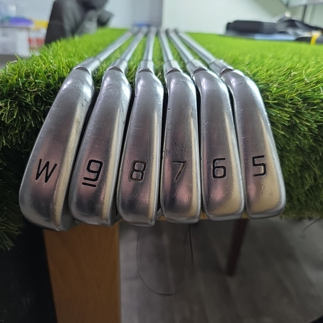 Ping E1 Iron Set 5-PW Black Dot Modus Tour 120 Stiff Flex Shafts
